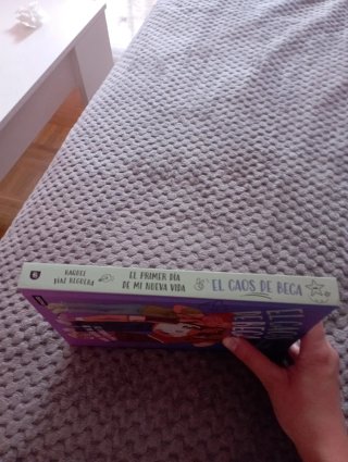 Libro + marcapáginas artesanal incluido