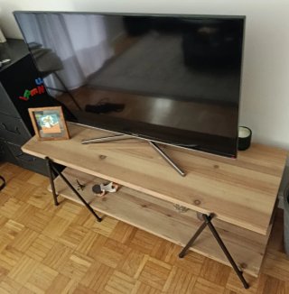 Mesa de madera y hierro para televisión o centro