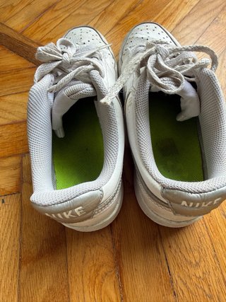 Nike bianche e argento