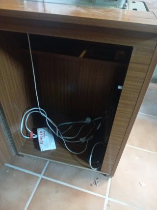 Máquina de coser Singer con mueble