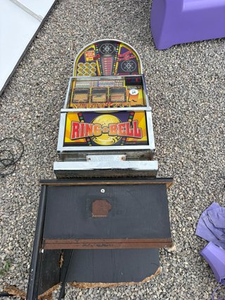 Authentic vintage slot machines from the original