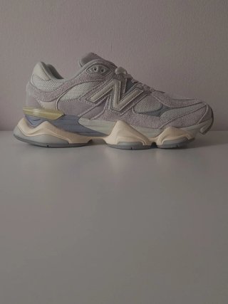 New Balance 9060 Beige Taglia 42