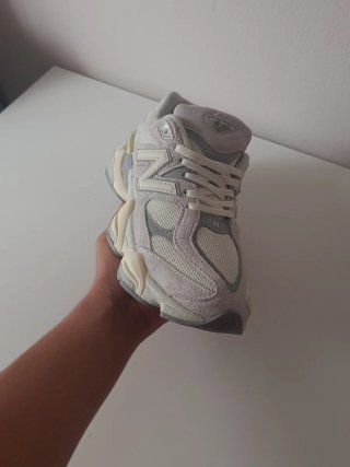 New Balance 9060 Beige Taglia 42