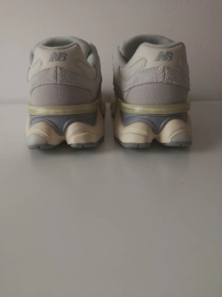 New Balance 9060 Beige Taglia 42