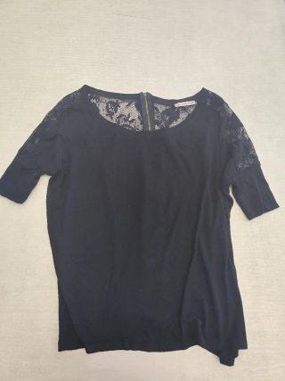 Camiseta oversize con encaje