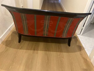 Sofá Decorativo Estilo Luis XVI