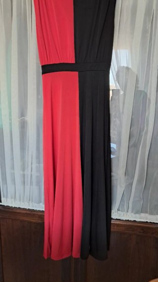 Vestido largo negro y rojo