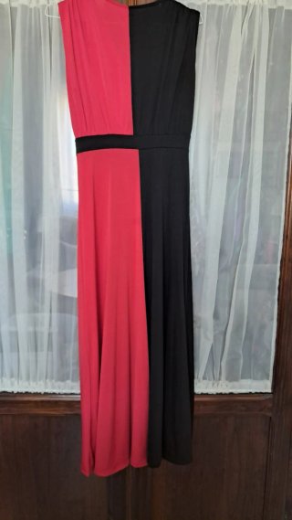 Vestido largo negro y rojo