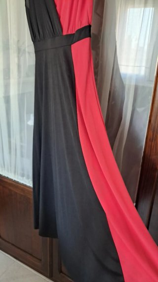 Vestido largo negro y rojo