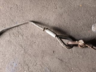 Cable de acero con grilletes