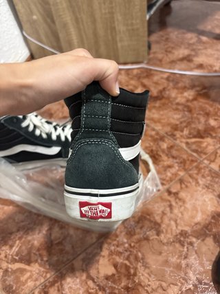 Zapatillas Vans Altas Negras y Blancas