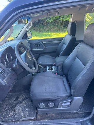 Mitsubishi Montero 2010