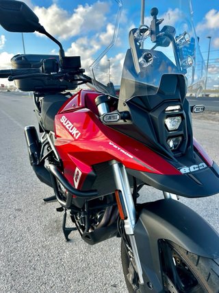 Suzuki V-Strom 800 Tech 2025 lista para viajar