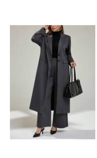 Traje gris elegante sin usar