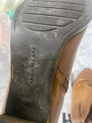 Botines marrones numero 37 marca Aura Blanc