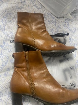 Botines marrones numero 37 marca Aura Blanc