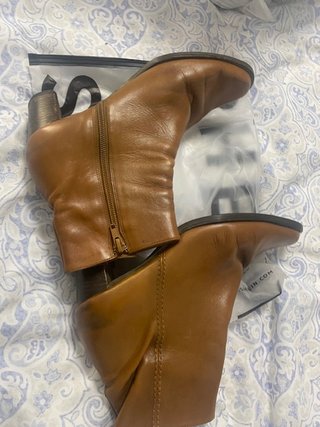 Botines marrones numero 37 marca Aura Blanc