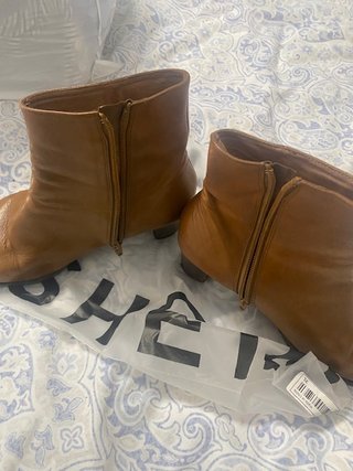 Botines marrones numero 37 marca Aura Blanc