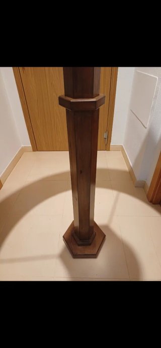 Lámpara de pie de madera y tela