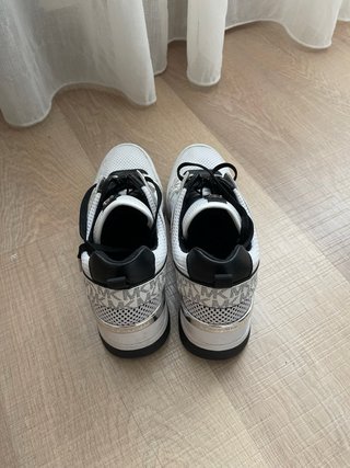 Zapatillas Michael Kors Blancas y Negras