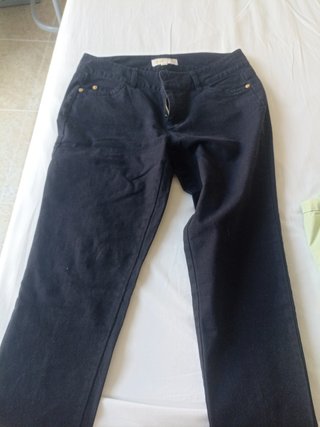 Lote de 3 pantalones y chubasquero..de mujer
