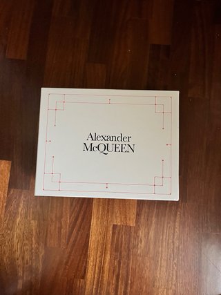 Alexander McQueen sneakers nere bianche