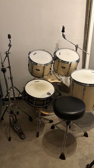 Batería Tama Superstar + Caja Starclassic + Extras