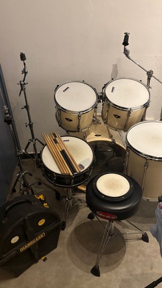 Batería Tama Superstar + Caja Starclassic + Extras