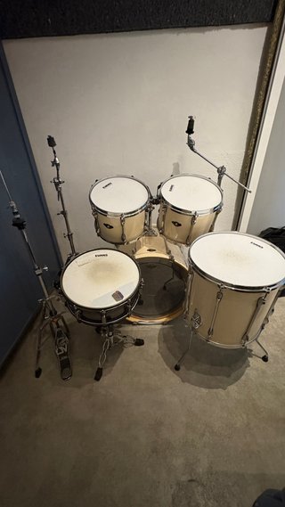 Batería Tama Superstar + Caja Starclassic + Extras