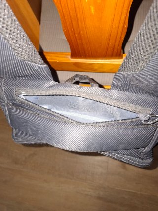 Mochila Quechua Negra, y otra en azul