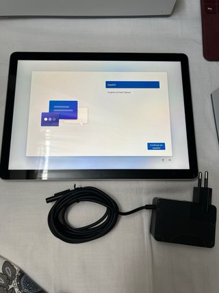 Microsoft Surface Go 3 mas teclado y raton.