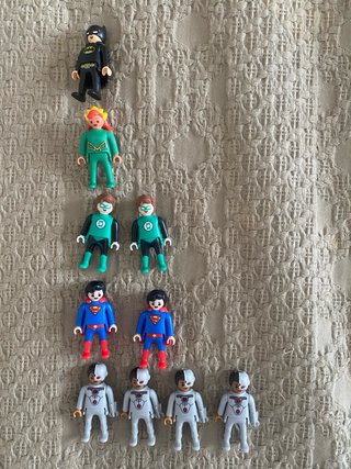 Figuras DC y Marvel Kinder Sorpresa