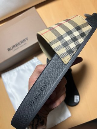 Chanclas Burberry Beige/Negro Talla 40