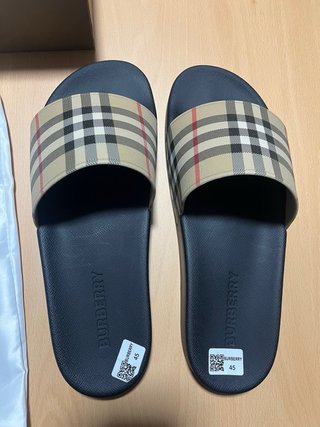 Chanclas Burberry Beige/Negro Talla 40