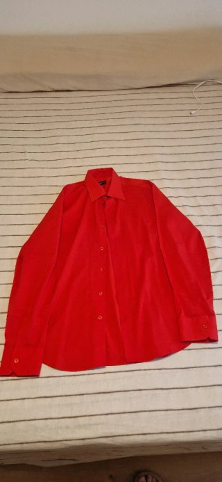 Camisa roja tacto fresco