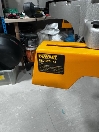 Mesa Ingletadora Dewalt y mesa de trabajo