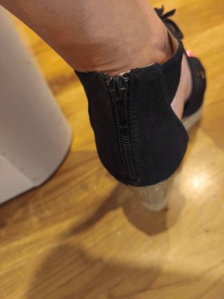 Sandalias cuña negras y beige