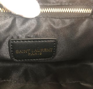 Bolso Yves Saint Laurent (YSL) negro | Elegancia y