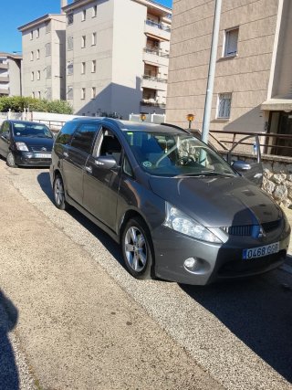 Mitsubishi Grandis 2010