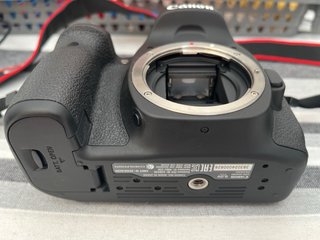 Canon EOS 80D + Lente EFS 18-135mm