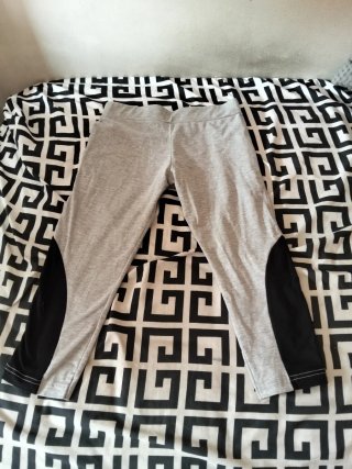 Leggings deportivos gris y negro