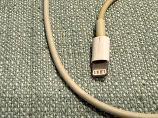 Caricatore Apple bianco per iPhone