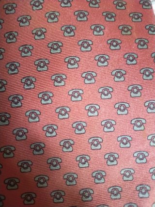 Corbata Roja con Diseño Geométrico