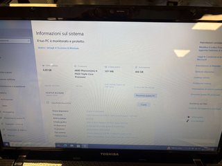 Notebook Toshiba Satellite L670D 17''