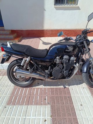 Honda 750 Seven Fifty Negra