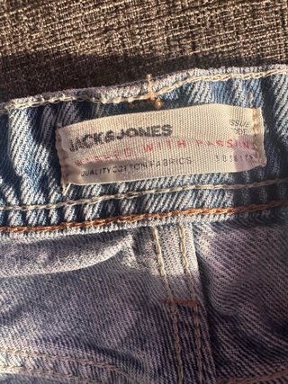Vaqueros cortos hombre loose/chris, desgastados