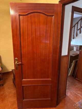 Puerta de madera interior