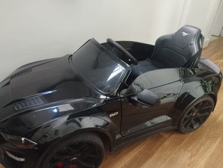 Coche Mustang Negro.