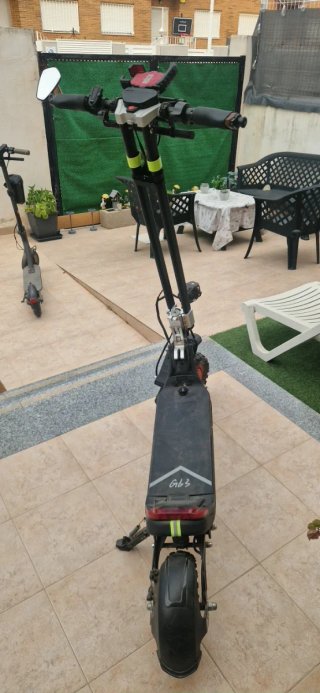 Patinete eléctrico todoterreno