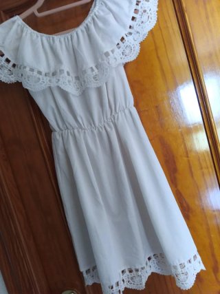 Vestido blanco boho hombros descubiertos con encaj